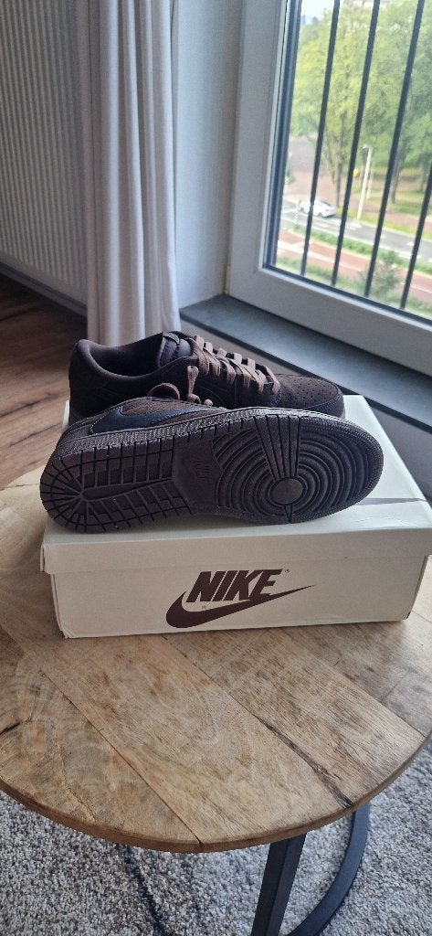 Nike x Travis Scott - maat 43, Bruin, Nike, Nieuw, Ophalen of Verzenden