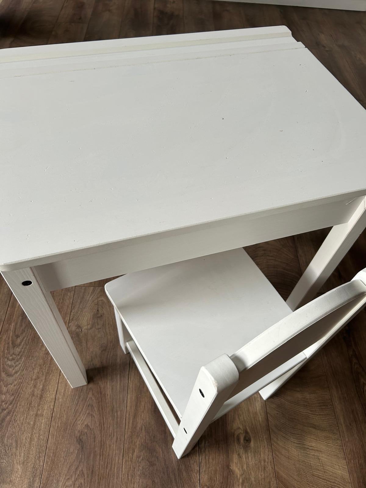 Wit kinderbureau (schooltafel) met stoel, Ophalen, Gebruikt, Tafel(s) en Stoel(en)