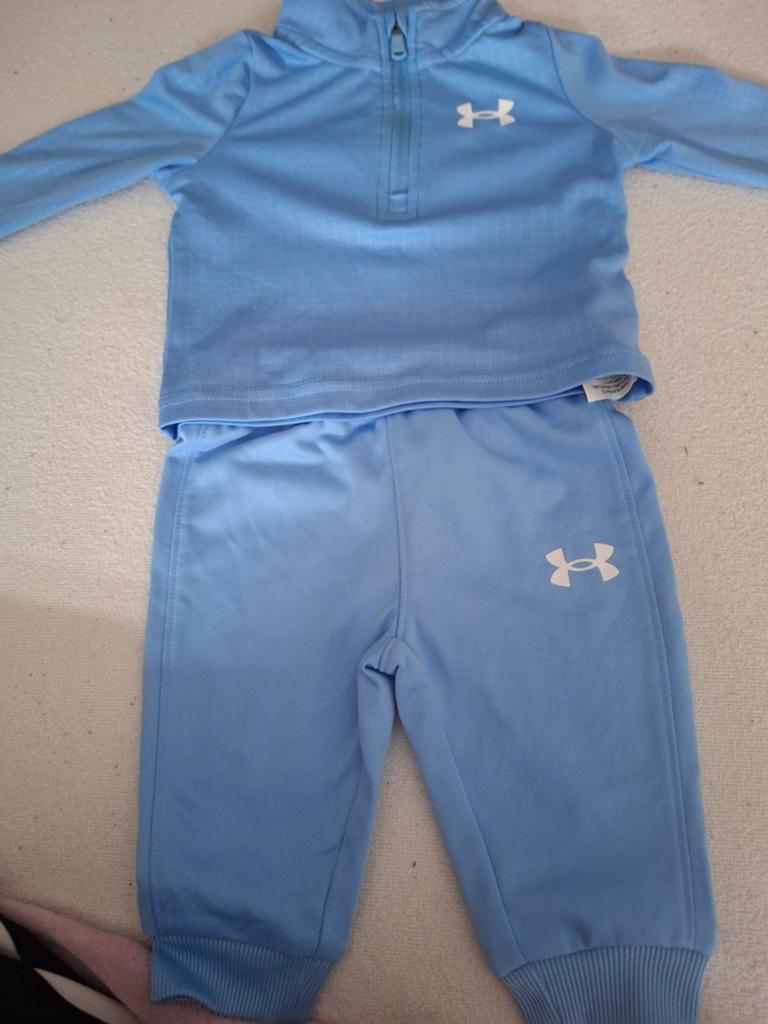 Under armour trainingspak 0 tm 3 maanden, Kinderen en Baby's, Babykleding | Baby-kledingpakketten, Ophalen of Verzenden, Zo goed als nieuw