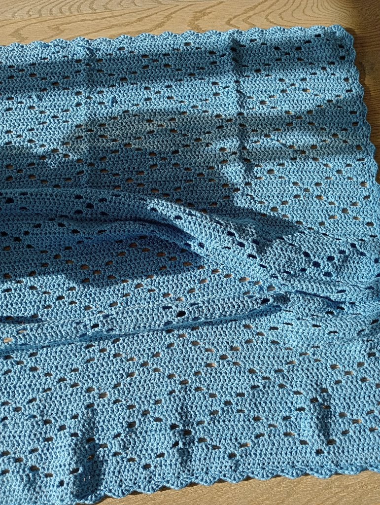 Nieuw gehaakt turquoise babydeken /babykleed, Ophalen of Verzenden, Nieuw, Kraamcadeau