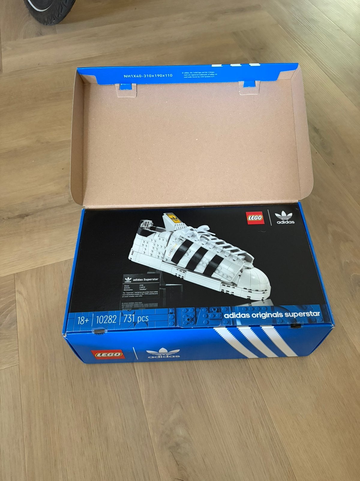 Lego Adidas Superstar 10282, Ophalen of Verzenden, Nieuw