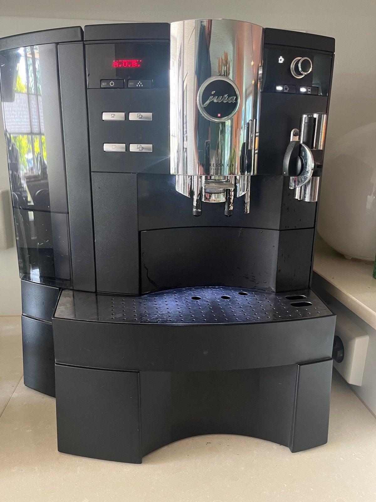 Jura Impressa XS9 Classic volautomatische koffiemachine, Witgoed en Apparatuur, Koffiezetapparaten, Ophalen, Afneembaar waterreservoir