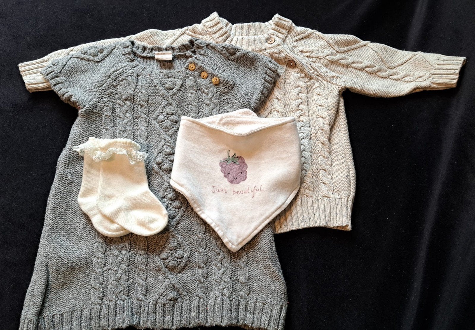 Pakket met 4 babykledingstukken: Maat 68 en Maat 74., Ophalen of Verzenden, Meisje, Jurkje of Rokje