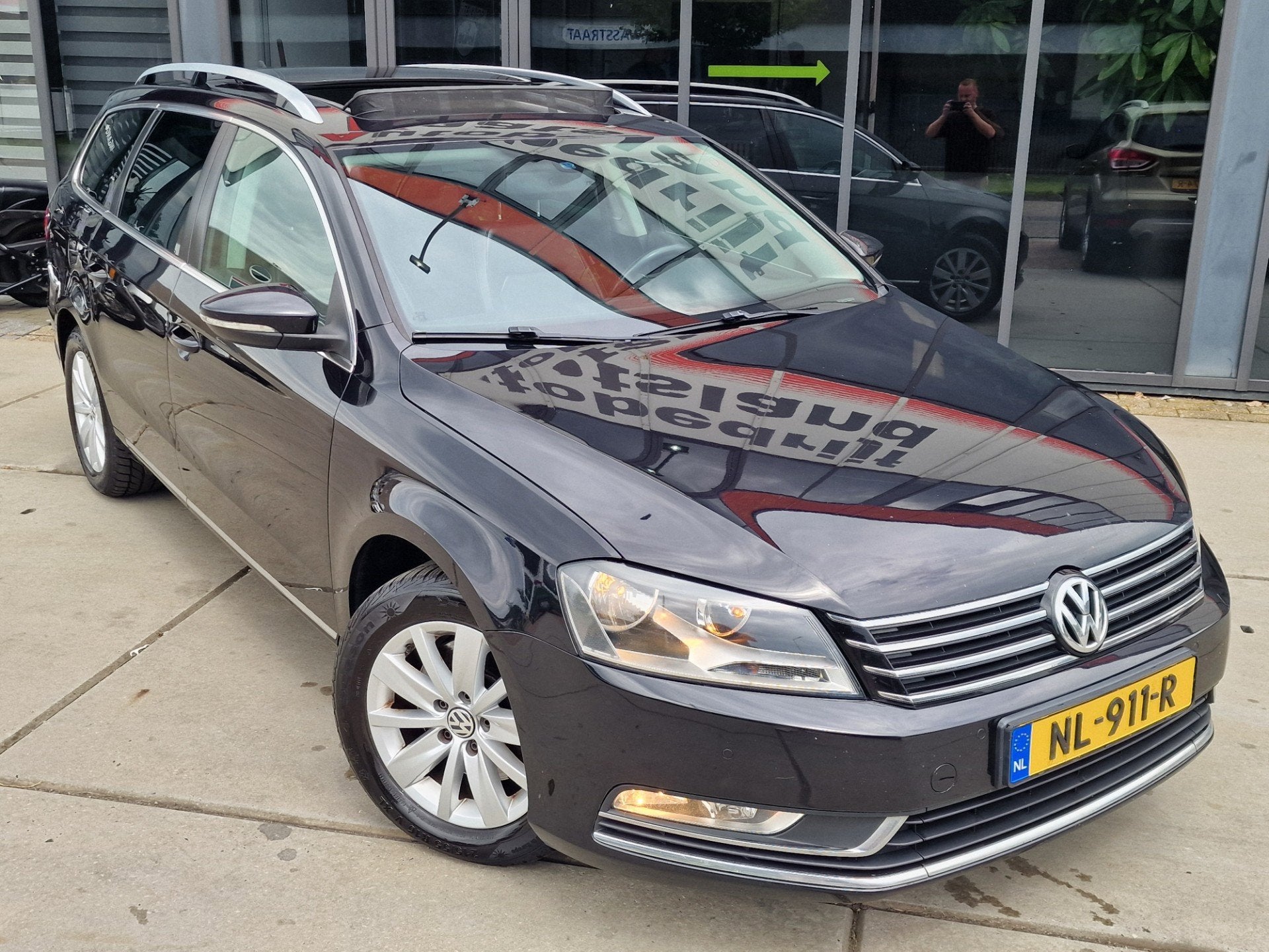 Volkswagen Passat Variant 2.0 TDI Highline BlueMotion - Pano, Voorwielaandrijving, Euro 5, 136 pk, Zwart