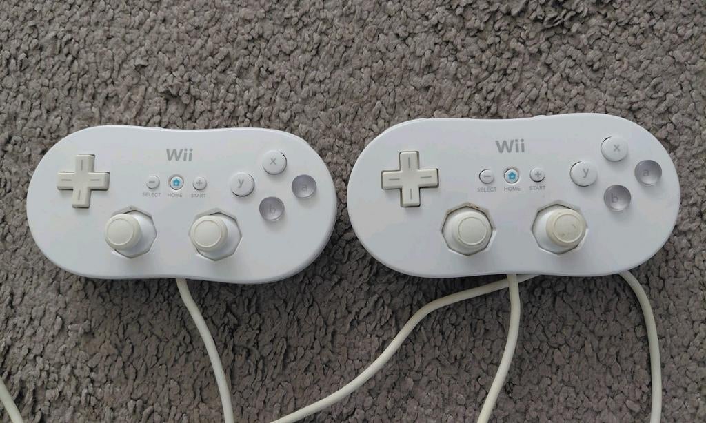 Nintendo Wii Classic Controllers,, Spelcomputers en Games, Ophalen of Verzenden, Zo goed als nieuw, Wii, Wii-mote of Nunchuck