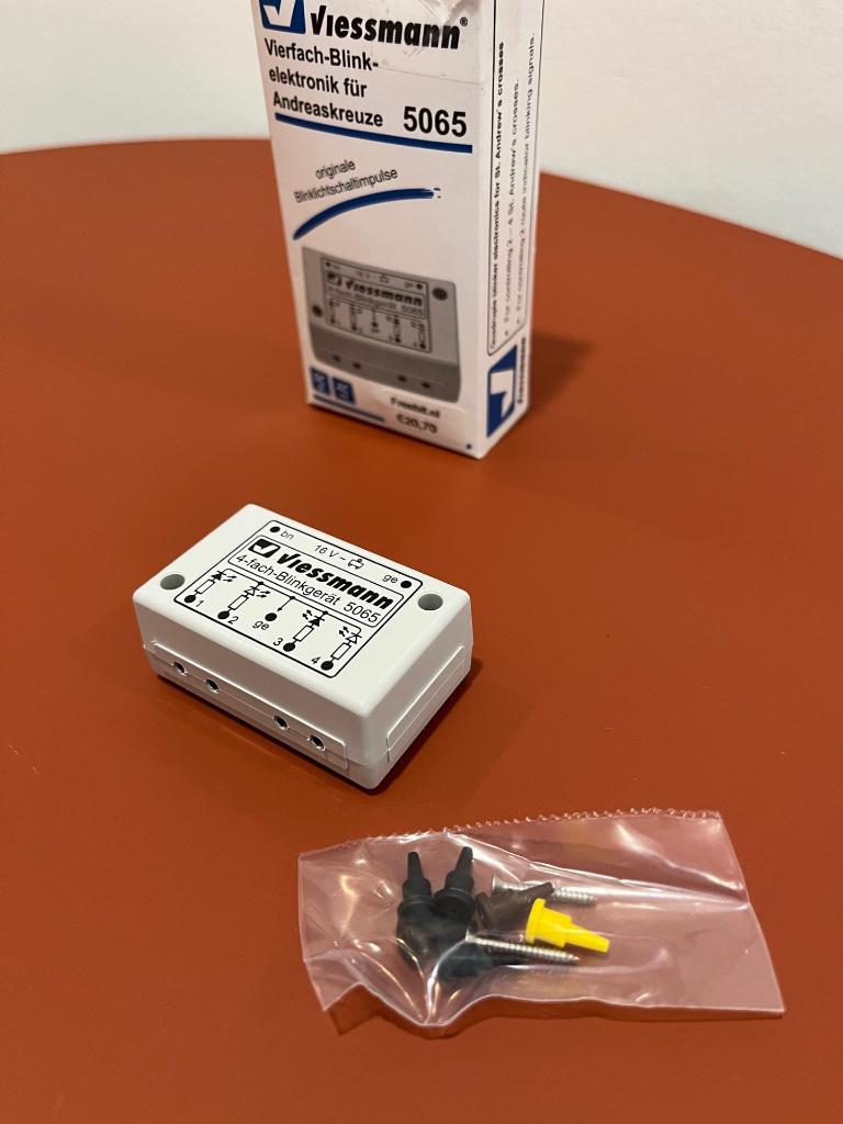 Viessmann 5065 Knipperelektronica voor andreaskruizen, Hobby en Vrije tijd, Modeltreinen | H0, Overige merken, Gelijkstroom of Wisselstroom