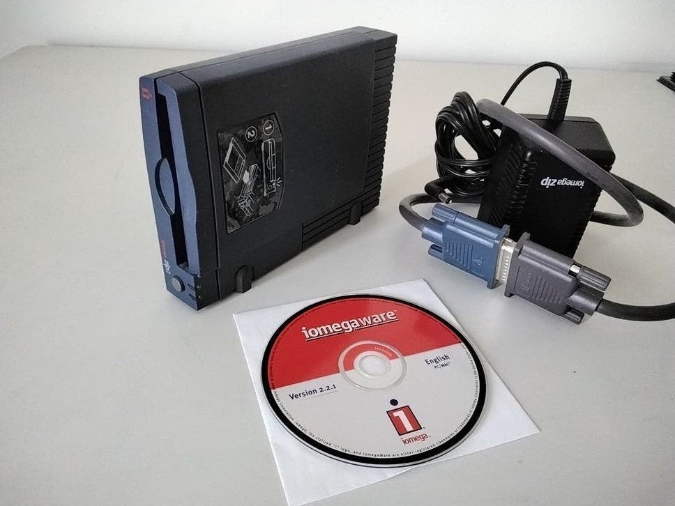 Iomega ZIP100 parallelle drive met toebehoren, Computers en Software, Vintage Computers, Ophalen of Verzenden