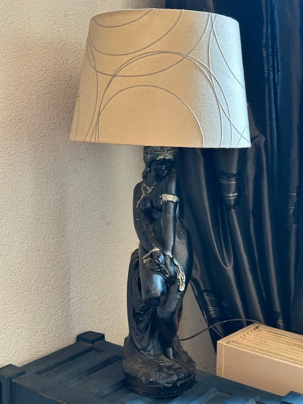 Vintage tafellamp met beeld van vrouw, Ophalen