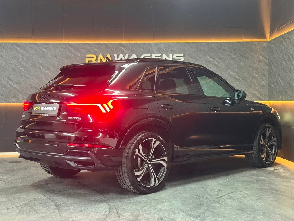 Audi Q3 35 TFSI S-Line||PANO|KEYLESS|CAM|19", Euro 6, 4 cilinders, 150 pk, Zwart