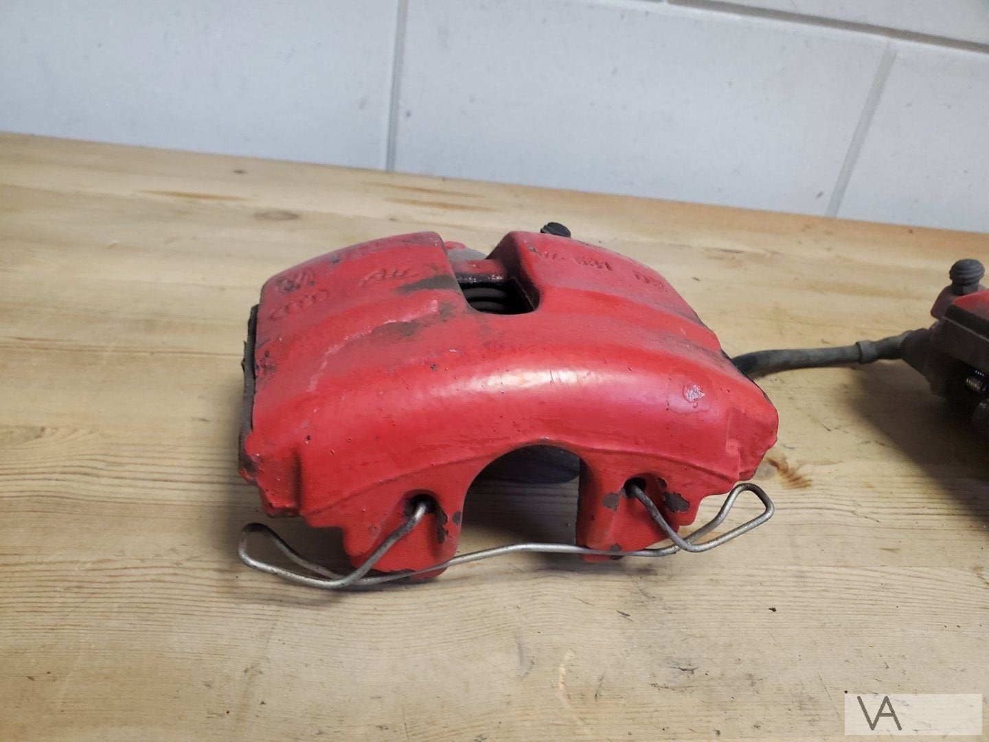 VW Golf 5 GTI 2003 - 2008 rood remklauw voorzijde setje €50, Auto-onderdelen, Gebruikt, -, Volkswagen, -