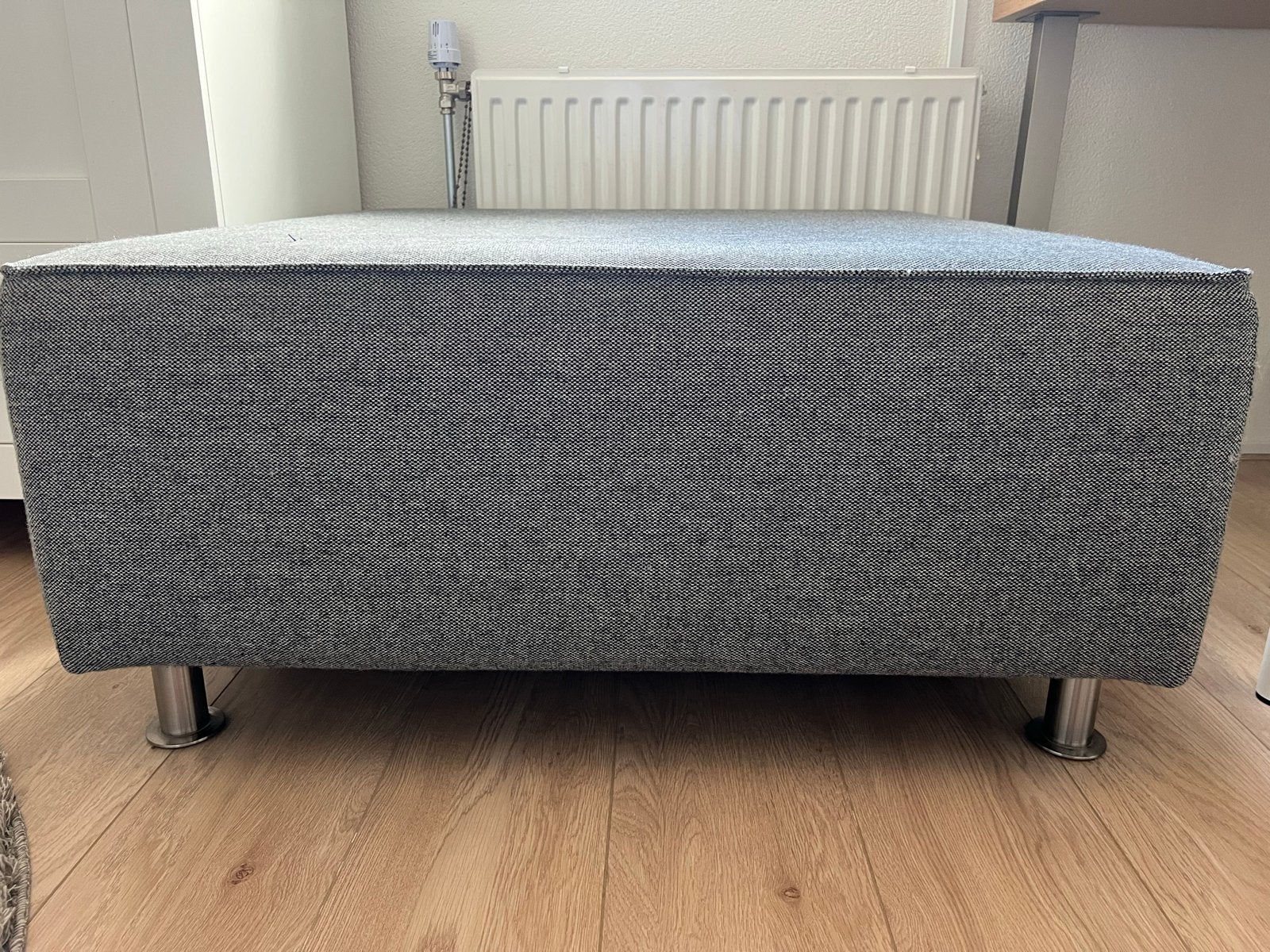 Grijze Hocker 90x90 cm, Ophalen, Gebruikt, Vierkant, 75 tot 100 cm