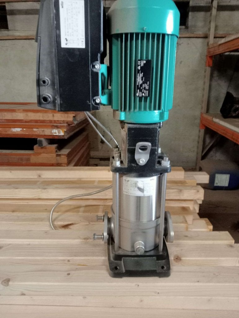 3 stuks Wilo hogedrukcentrifugaalpompen, Zakelijke goederen, Machines en Bouw | Pompen en Compressoren, Ophalen, Wilo, Niet ingevuld