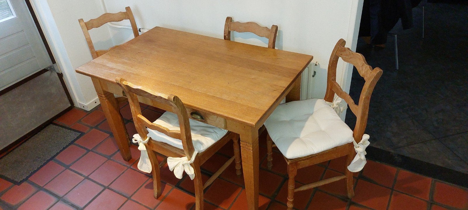 Grenen keukentafel met stoelen, 150 tot 200 cm, Vier personen, Grenenhout, Rechthoekig