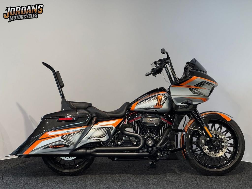 HARLEY-DAVIDSON ROAD GLIDE CVO 117 FLTRXSE BAGGER (bj 2019), 2 cilinders, HARLEY-DAVIDSON, Bedrijf, Onbekend