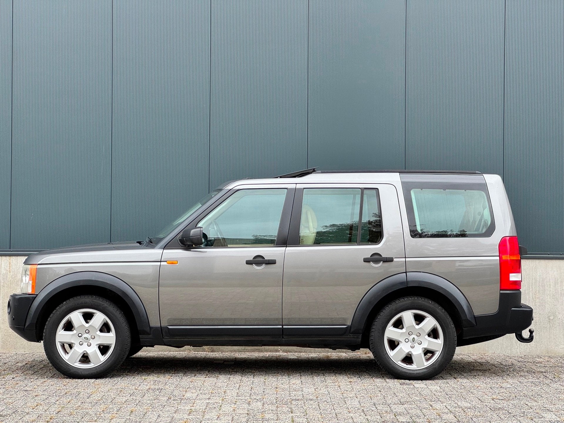 Land Rover Discovery 2.7 TdV6 HSE Premium Pack|7PERS|AUT|PAN, Auto's, Dealer onderhouden, 313 €/maand, 190 pk, Bedrijf