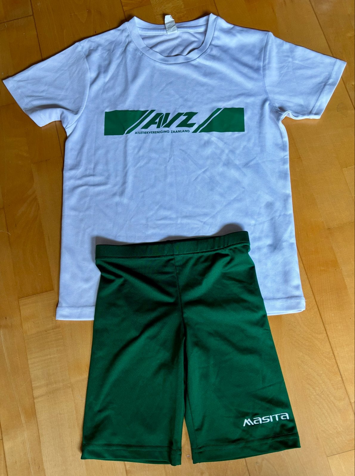 AVZ Atletiekvereniging Zaanland sportset maat 152 , 9-11jaar, Ophalen, Zo goed als nieuw, Jongen of Meisje