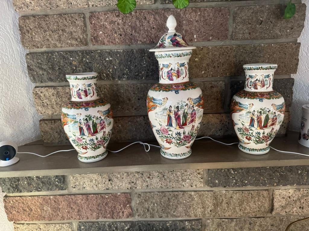 Vaasjes, en een klokje., Ophalen