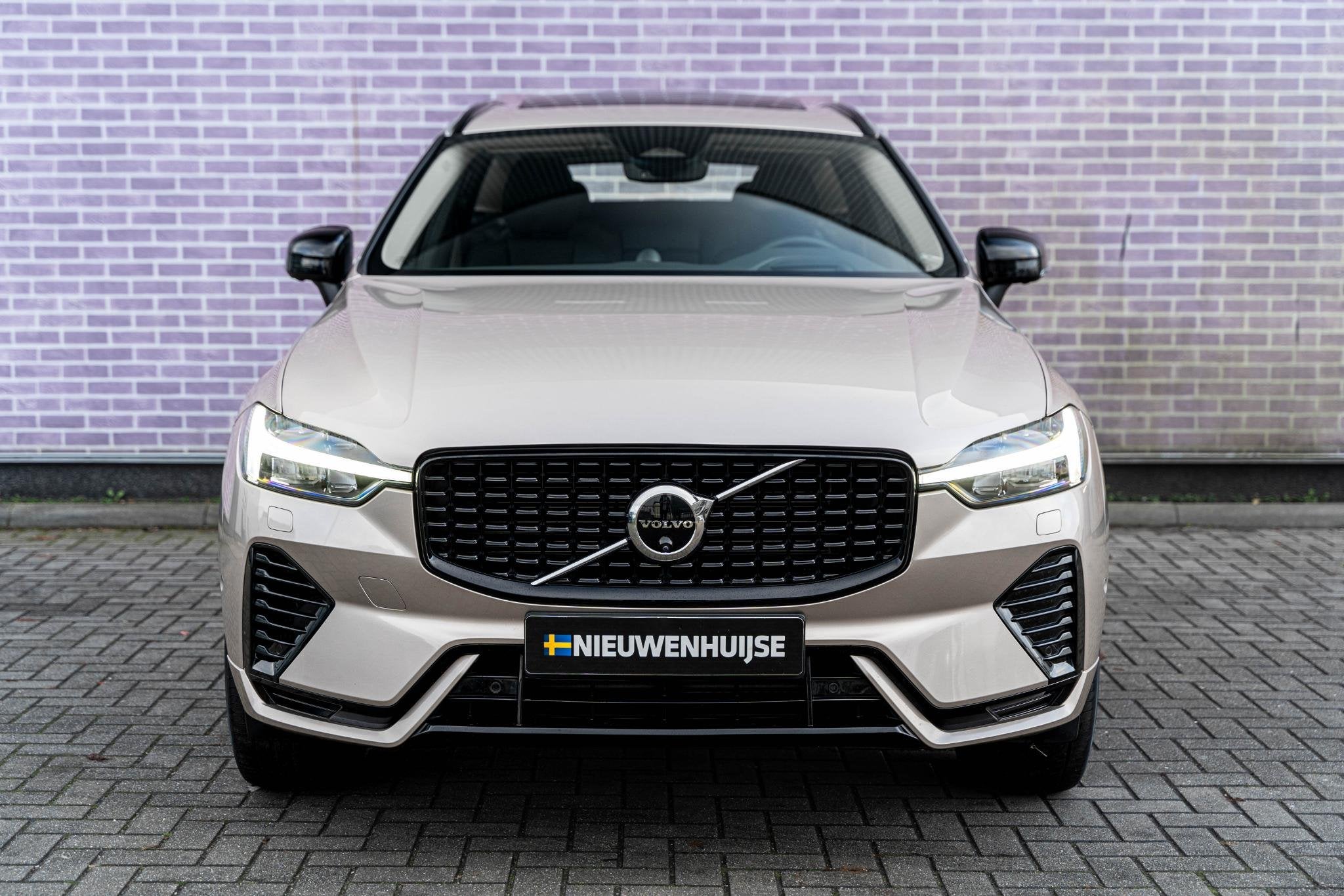Volvo XC60 T6 Plug-in hybrid AWD Ultimate Dark | Bowers & Wi, Gebruikt, Euro 6, 4 cilinders, 138 €/maand