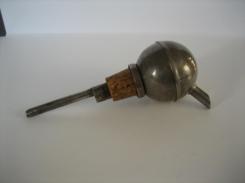 Vintage Ball shaped Bottle Stopper/ Pourer- No 4, Ophalen of Verzenden