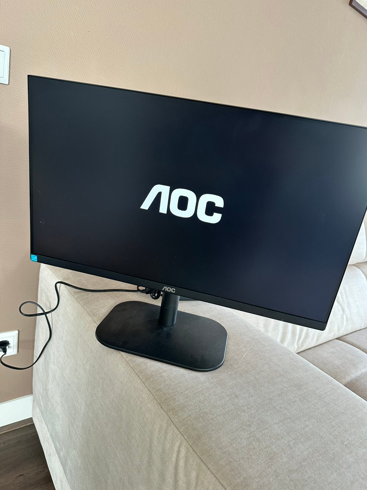 AOC 24 inch (23,8") Full HD monitor – incl. adapter, Computers en Software, Ophalen, IPS, Full HD, Zo goed als nieuw