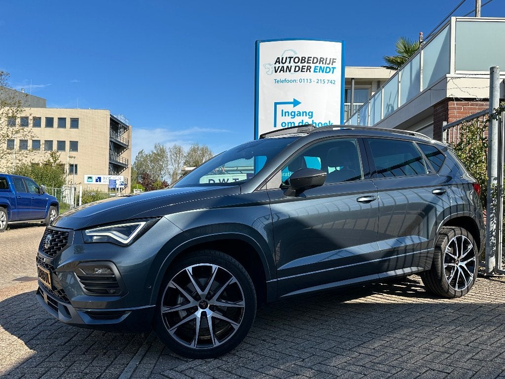 Seat Ateca 1.5 TSI FR Pano Trekhaak 360cam Cupra velgen!, Auto's, Seat, 1498 cc, 4 cilinders, 700 kg, Bedrijf