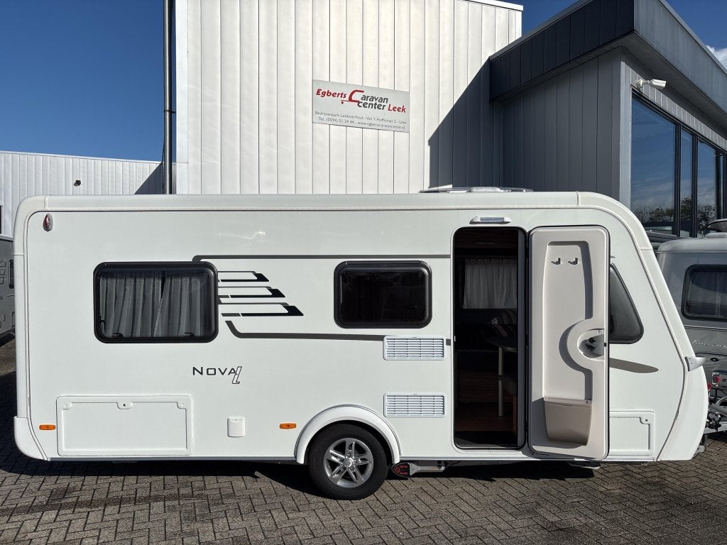 Eriba Nova Light 442 Mover/Unico luifel, Caravans en Kamperen, Standaardzit, Fietsenrek, Bedrijf, Tot en met 3