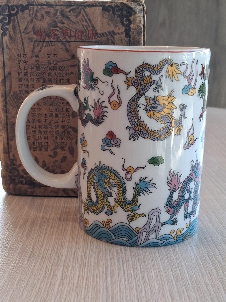 Porcelein Draken Thee Mok, Ophalen of Verzenden, Zo goed als nieuw, Overige stijlen, Kop(pen) en/of Schotel(s)
