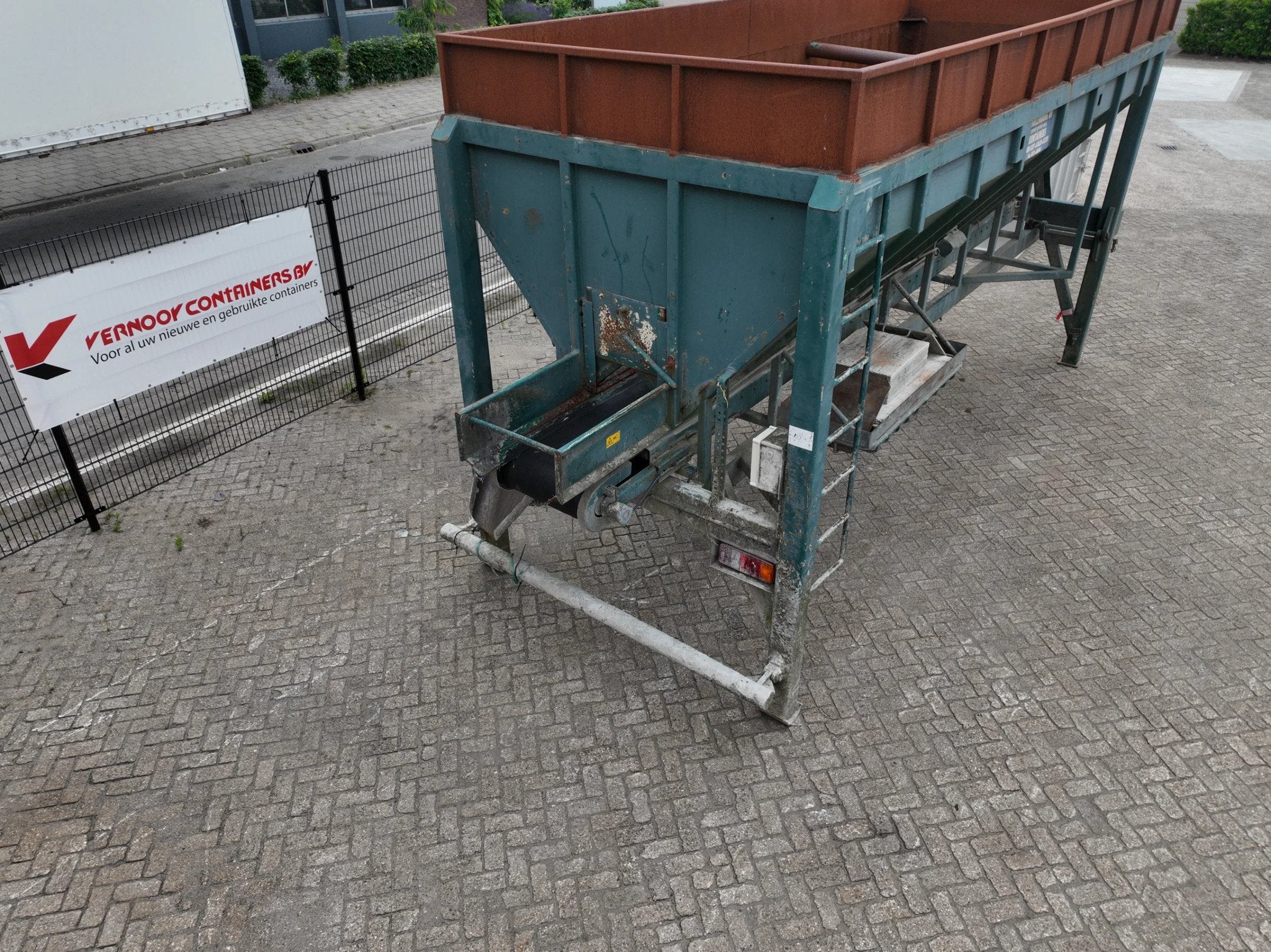VERNOOY ZANDVUL MACHINE 1777, Dave Vernooij, Dave@vernooy.nl, Kellensedwarsweg 9
4004 JC  Tiel, NL