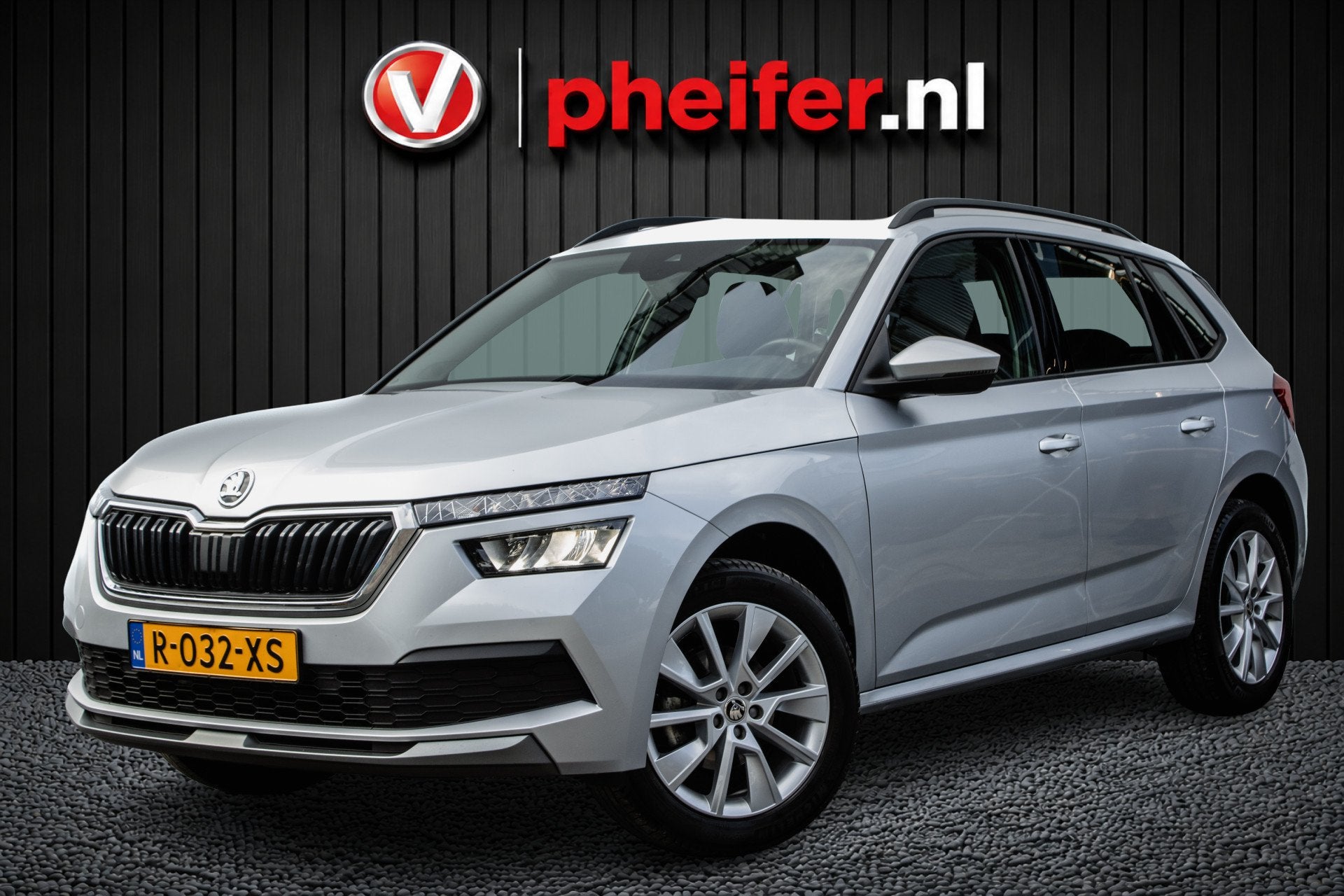 Skoda Kamiq 1.0 TSI 110pk Ambition Virtual cockpit/ Navigati, Auto's, Stof, Gebruikt, Met garantie (alle), 620 kg
