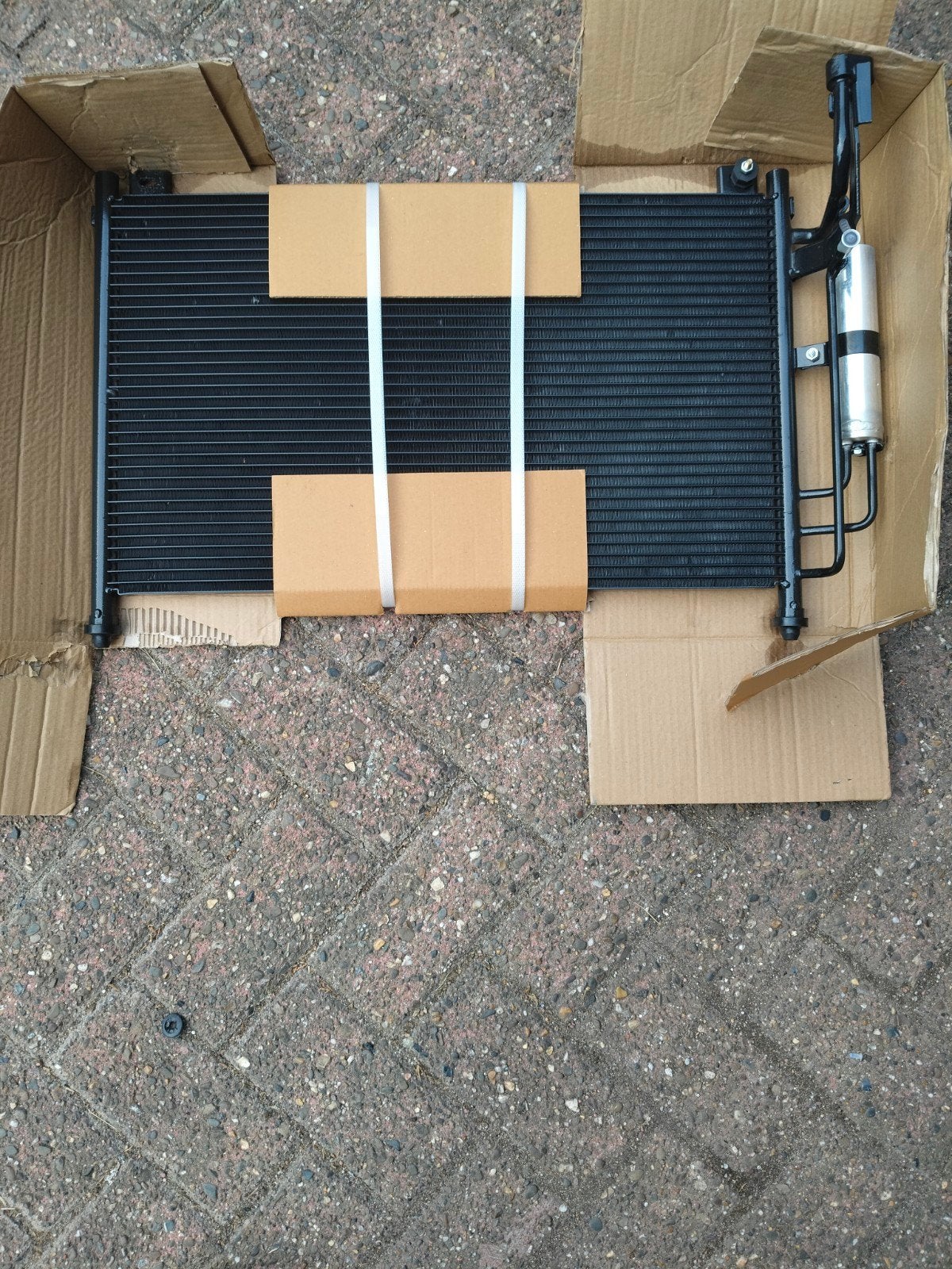 Nieuwe airco condensor voor auto MAZDA 2. bwj2012, Auto-onderdelen, Ophalen, Nieuw, Universele onderdelen