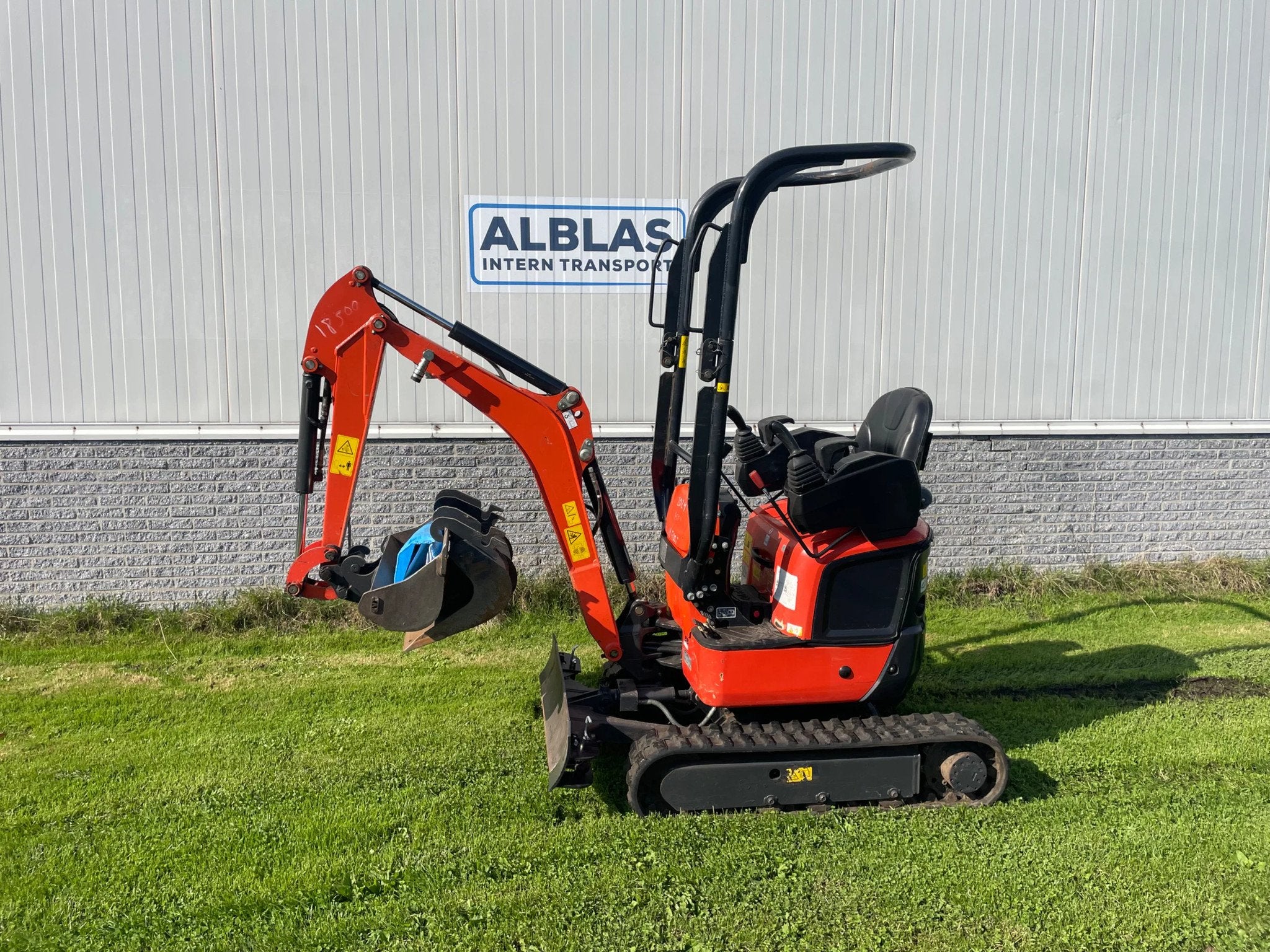 Kubota U10 U10-5 minigraafmachine CW00 joysticks (bj 2024), Kubota, Info@alblasinterntransport.nl, Heulweg 44
2295 kg  KWINTSHEUL, JP