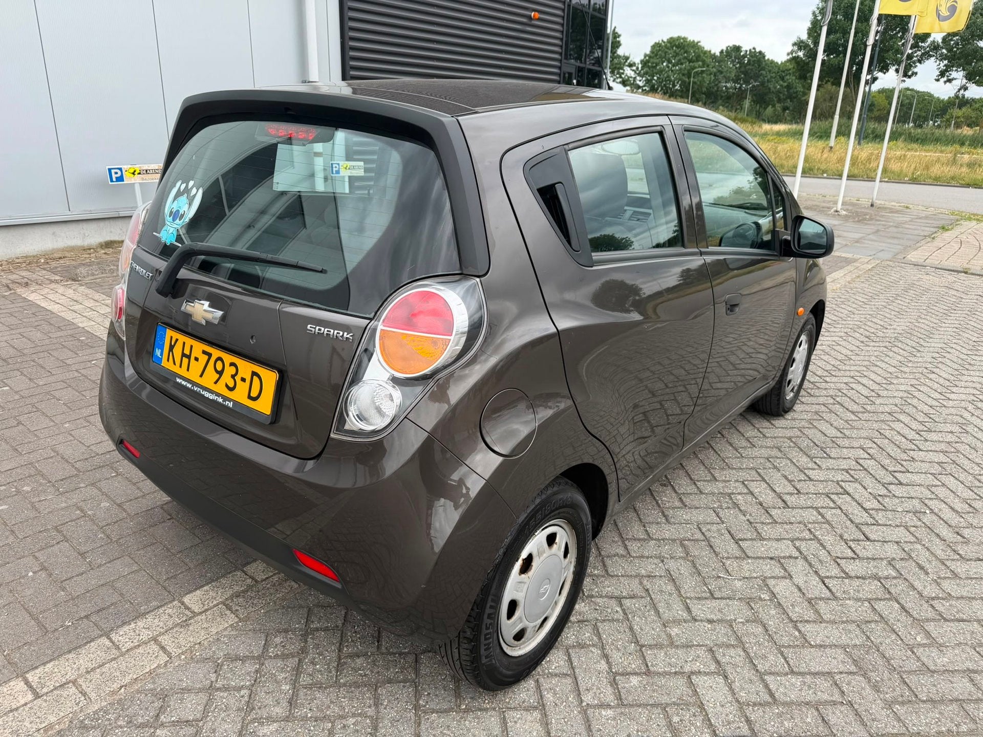 Chevrolet Spark 1.0 16V nieuwe APK, Voorwielaandrijving, Gebruikt, 4 cilinders, Bruin