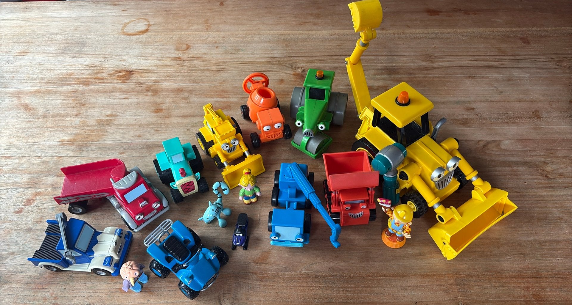 Bob de Bouwer speelgoedset: 11 voertuigen en 4 figuren, Ophalen, Gebruikt