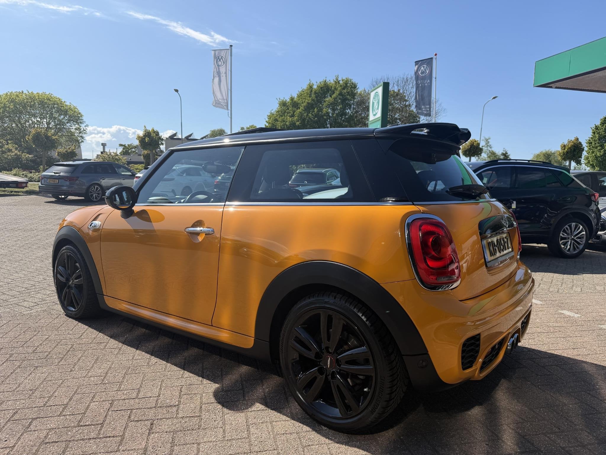 MINI 3-Deurs 2.0 Cooper S Chili Serious Business JOHN COOPER, Auto's, Mini, 1998 cc, Gebruikt, 4 stoelen, Leder en Stof