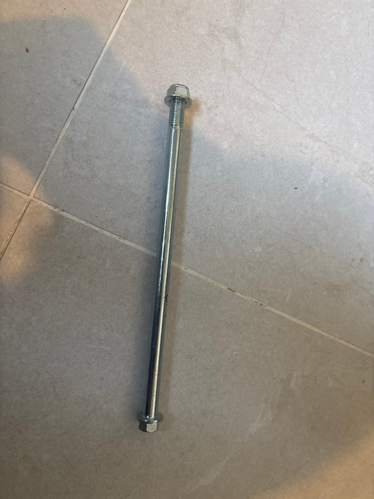 M10 Bout 215mm met Moer, Ophalen of Verzenden, Nieuw, 100 tot 250 mm, Bouten of Moeren