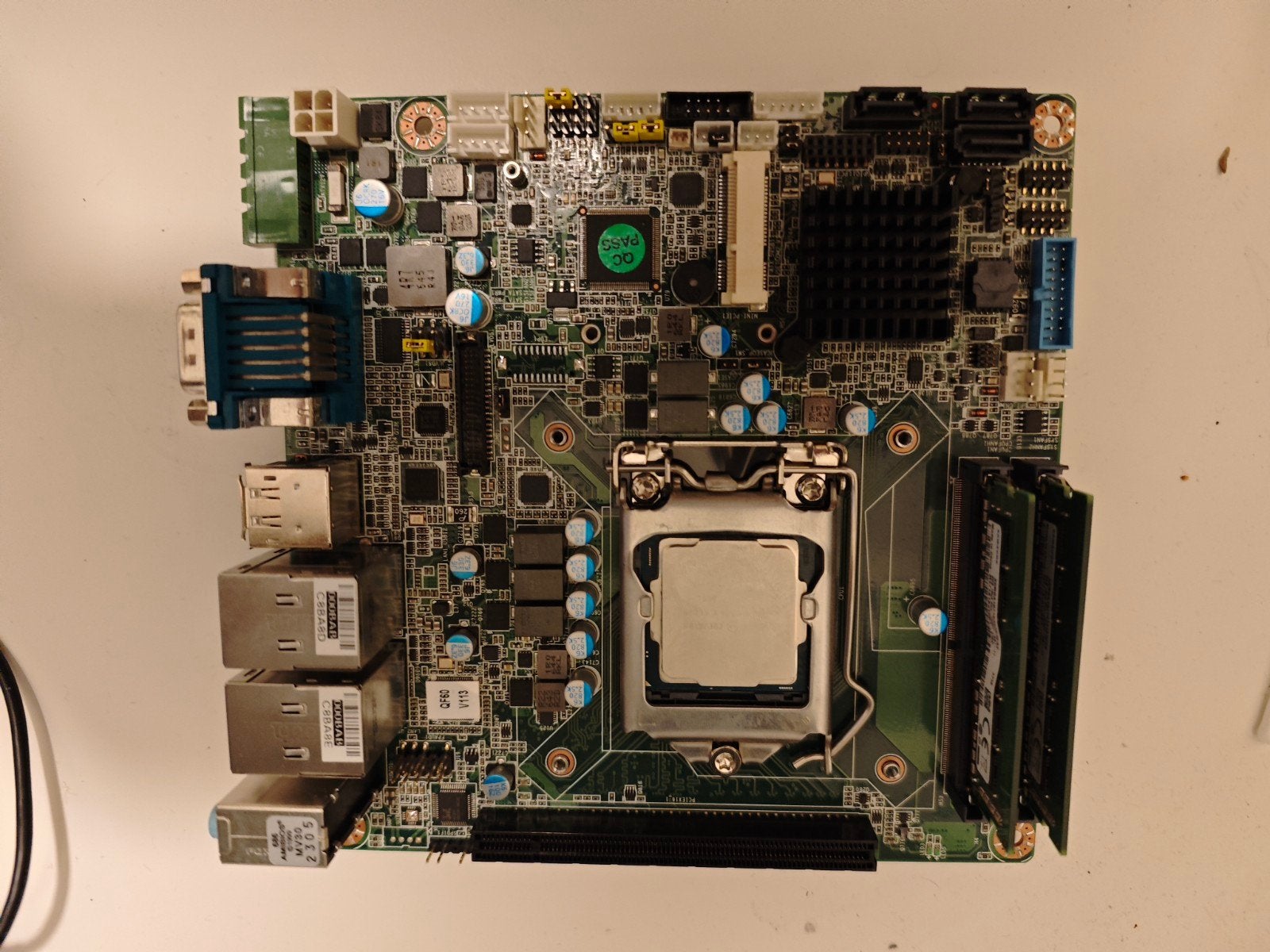 Adventech aimb-275 rev a1 mini itx, Computers en Software, Moederborden, Ophalen of Verzenden