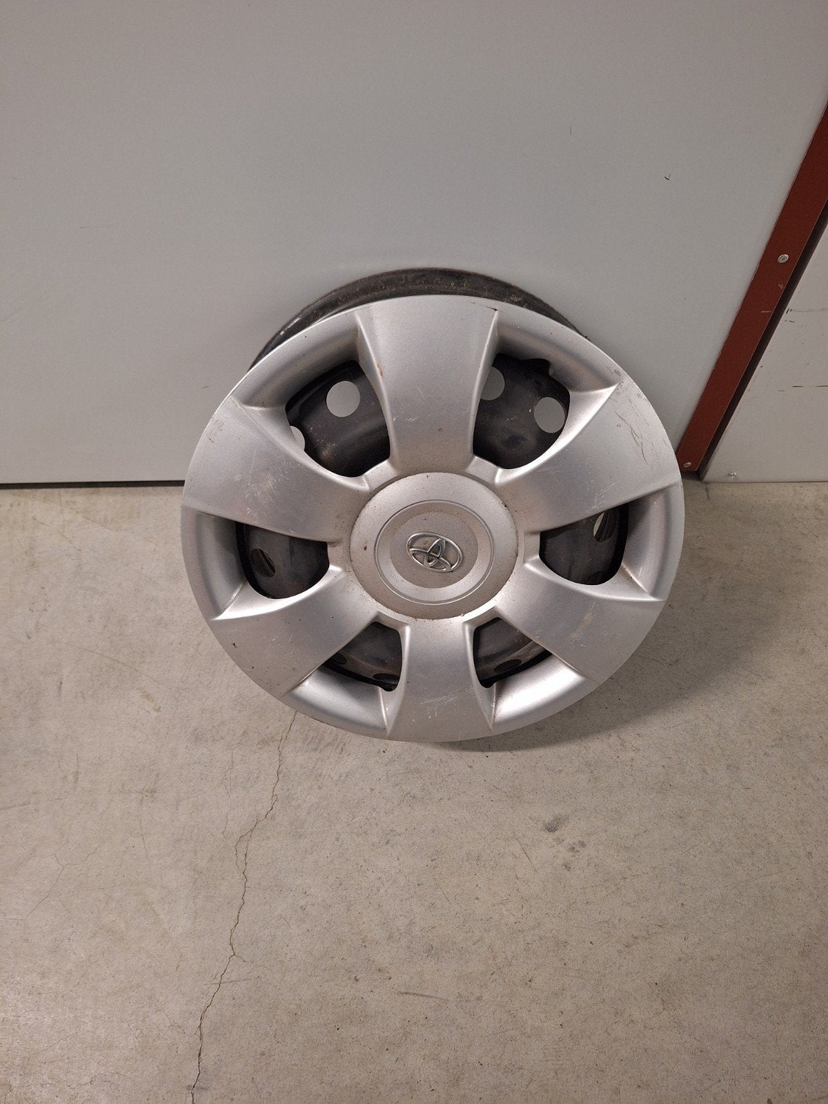 velgen en wieldoppen Toyota Yaris, Auto diversen, Wieldoppen, Ophalen
