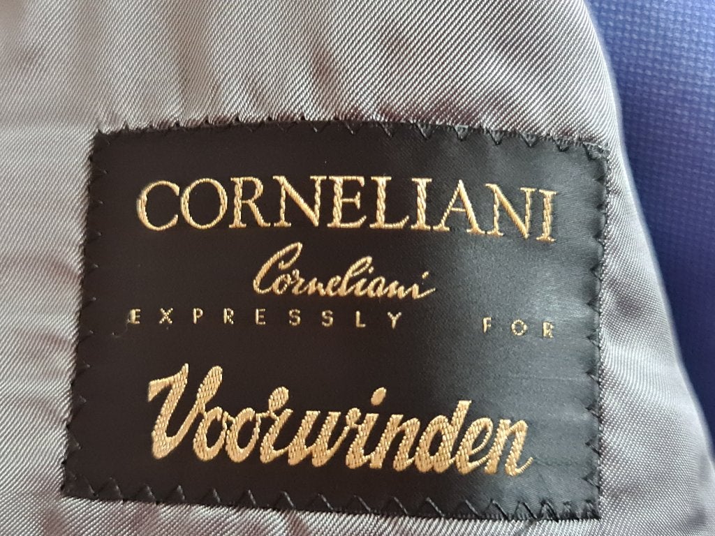 Corneliani kostuum super pasvorm met grijze kleur maat 52