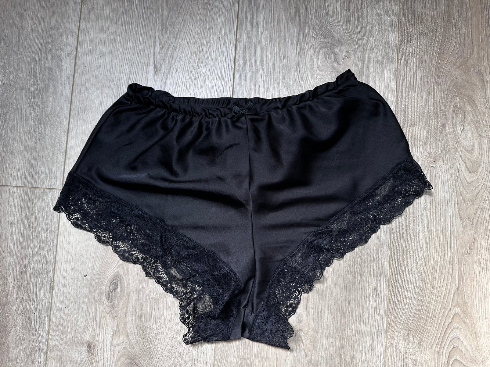 Killstar pyjama broekje maat M als nieuw, Ophalen of Verzenden, Zo goed als nieuw, Maat 38/40 (M)