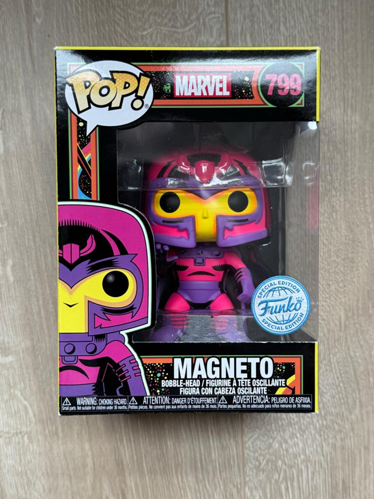 Funko Pop! Marvel Magneto 799 Black Light, Ophalen of Verzenden, Zo goed als nieuw