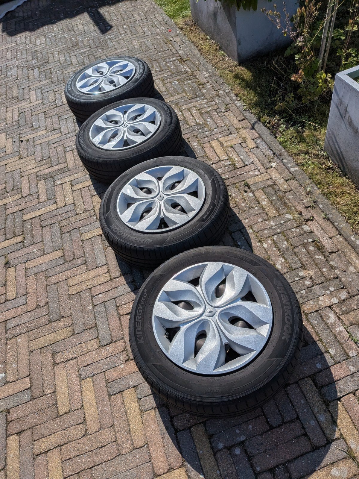 Set van 4 Hankook Kinergy Eco 2 zomerbanden met velgen, Ophalen, Gebruikt, 15 inch, Banden en Velgen
