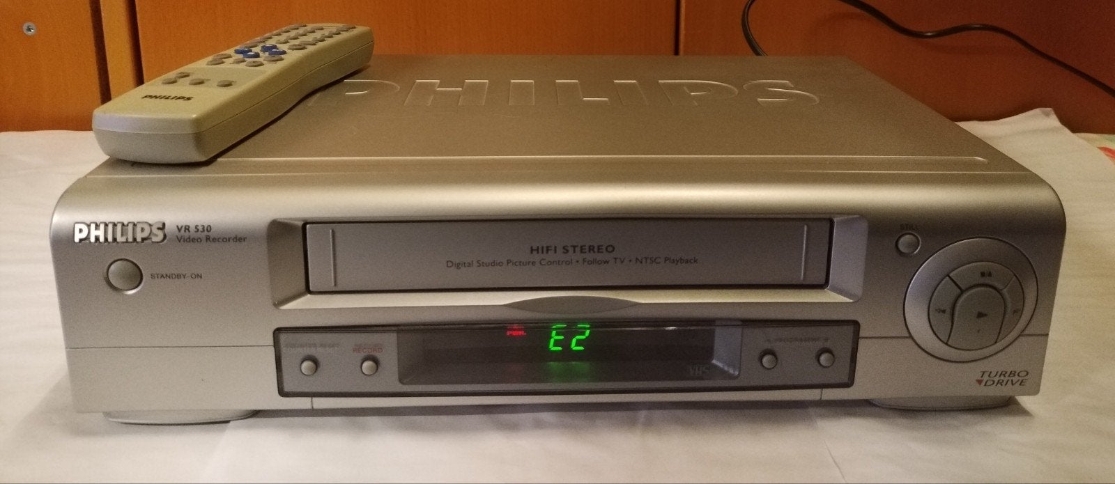 Philips VR530/02 VHS-speler met afstandsbediening, Ophalen of Verzenden, Zo goed als nieuw, VHS-speler of -recorder