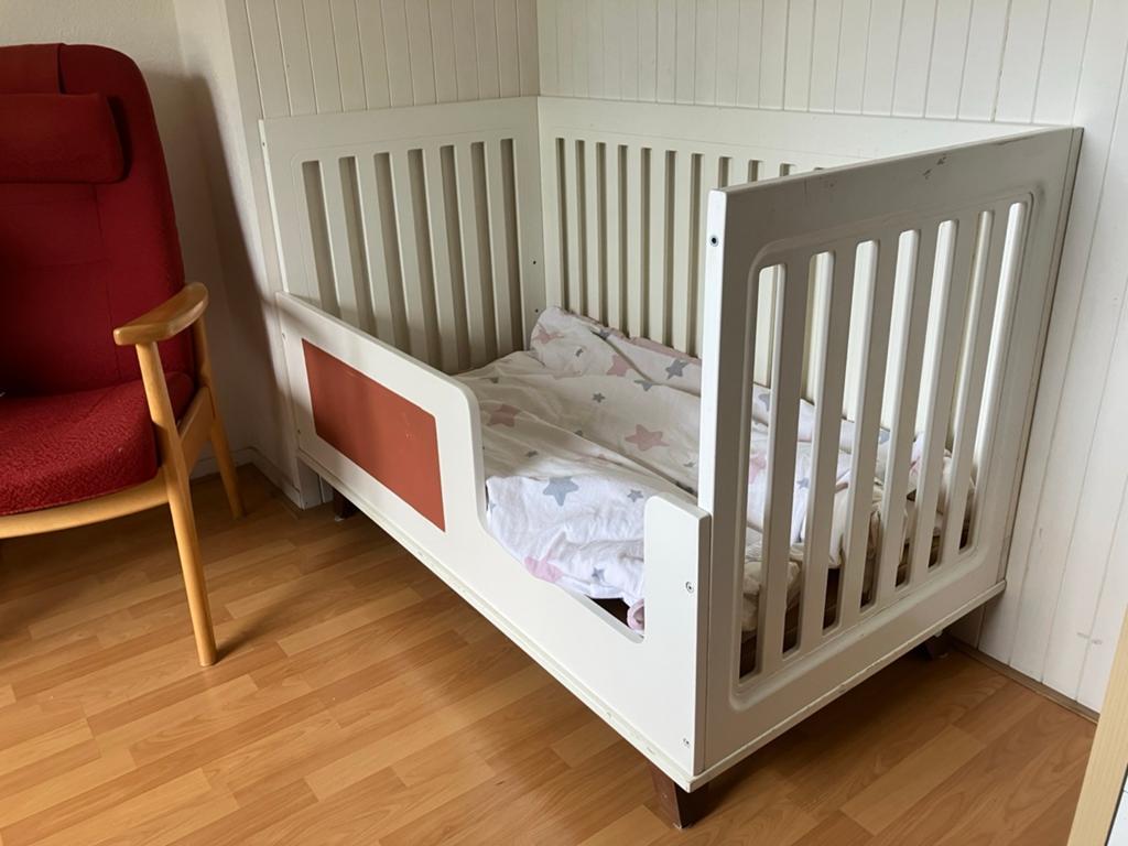 Kinder/peuterbedje El Grego Woodworking 70x130 (zonder matra, Ophalen, Gebruikt, 70 tot 85 cm, Minder dan 140 cm