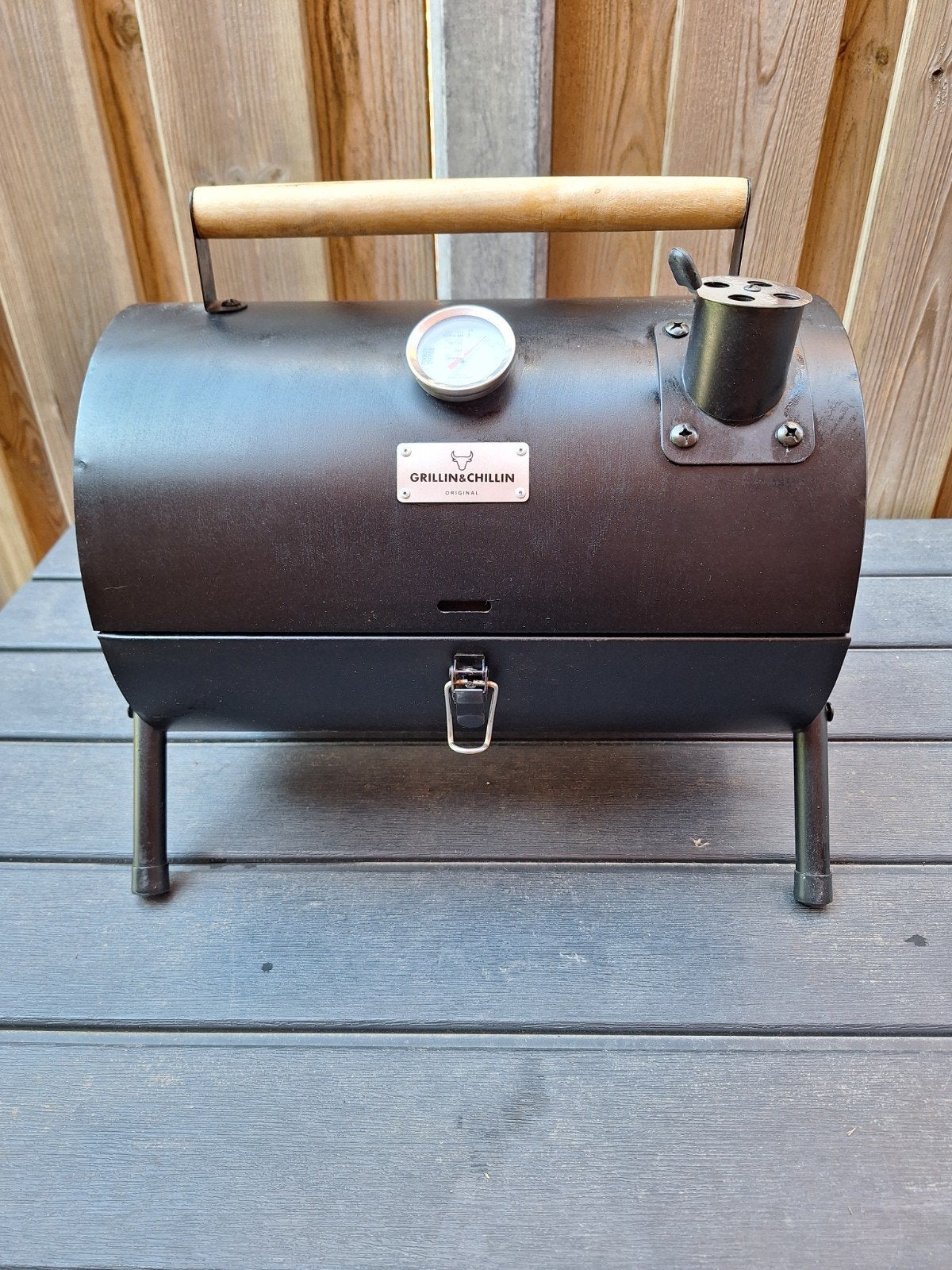 Bbq grillin & chillin king smoker, Tuin en Terras, Houtskoolbarbecues, Ophalen, Gebruikt, Grillin & Chillin