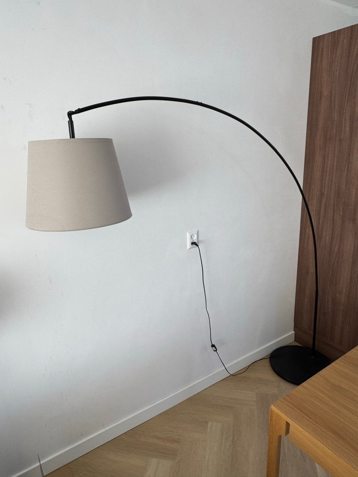 Moderne booglamp met stoffen kap, Ophalen, Zo goed als nieuw, Metaal, 150 tot 200 cm