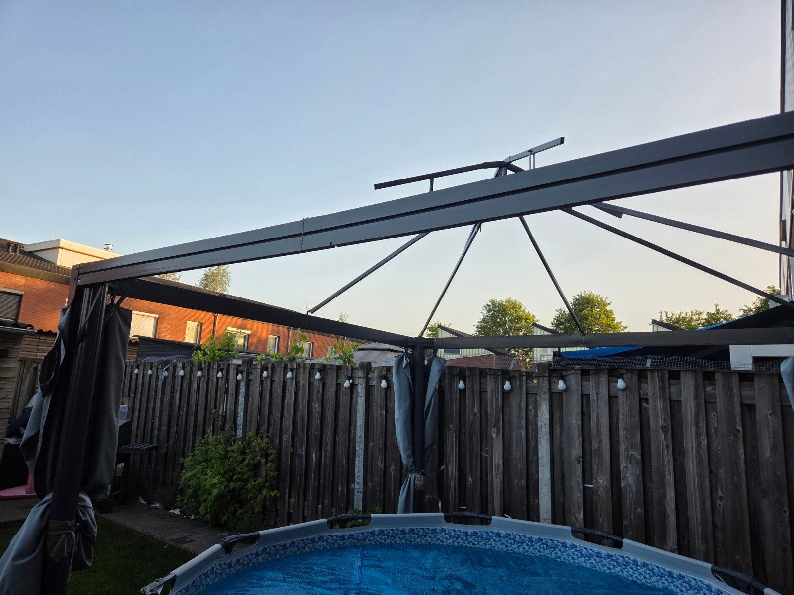 Gebruikt tuinpaviljoen - Dakbedekking niet inbegrepen, Ophalen