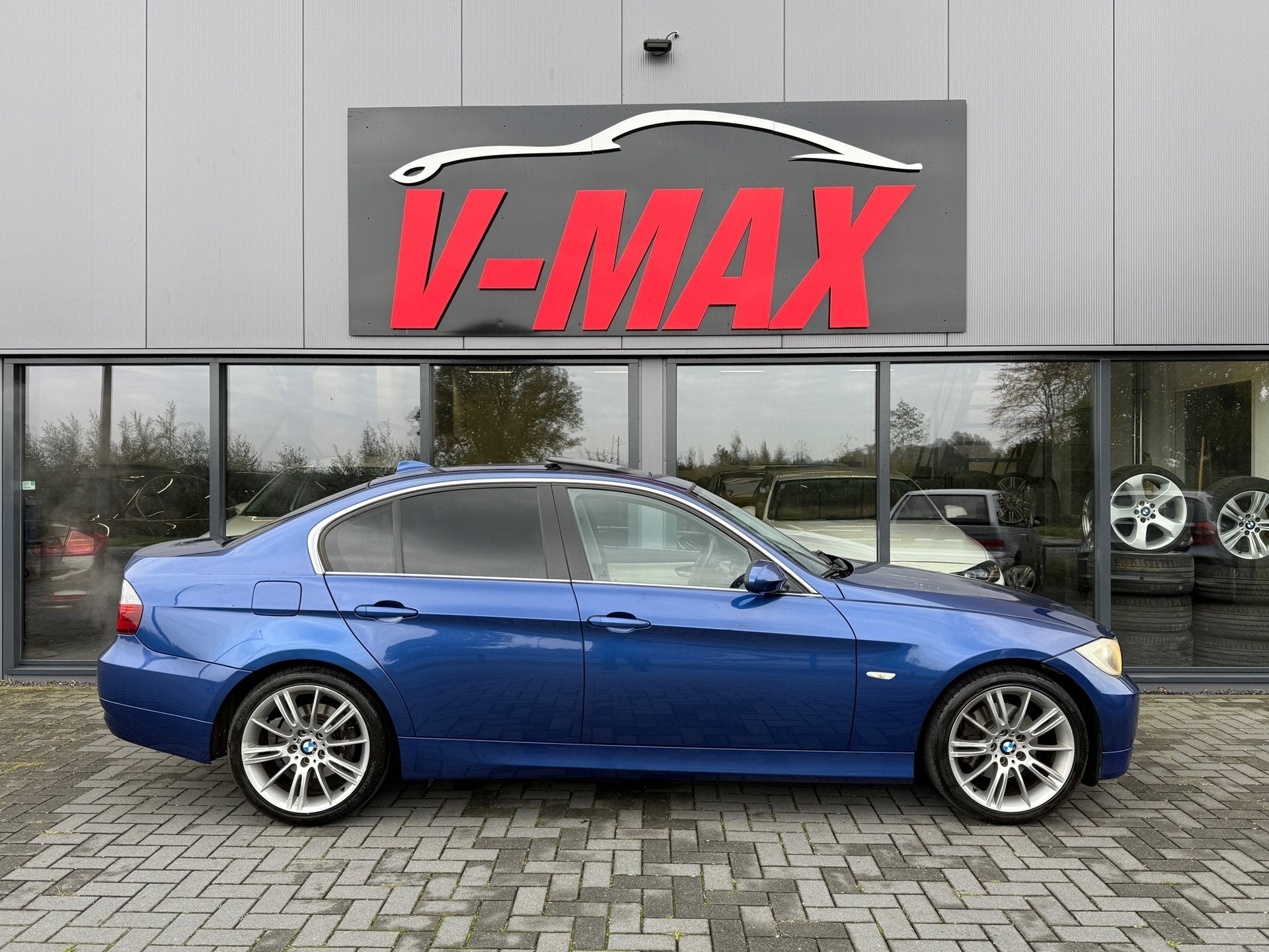 BMW 325i 3.0 AUT Sedan Schuifdak Leder Stoelvw Clima, Automaat, 745 kg, Achterwielaandrijving, Gebruikt