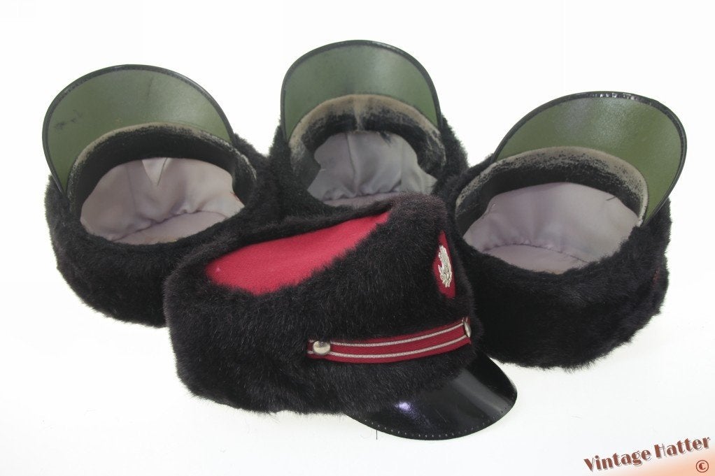 Fanfare hoed zwart, rood of blauw met faux bont div. maten, Ophalen of Verzenden, Gebruikt, Handschoenen, Hoed of Pet