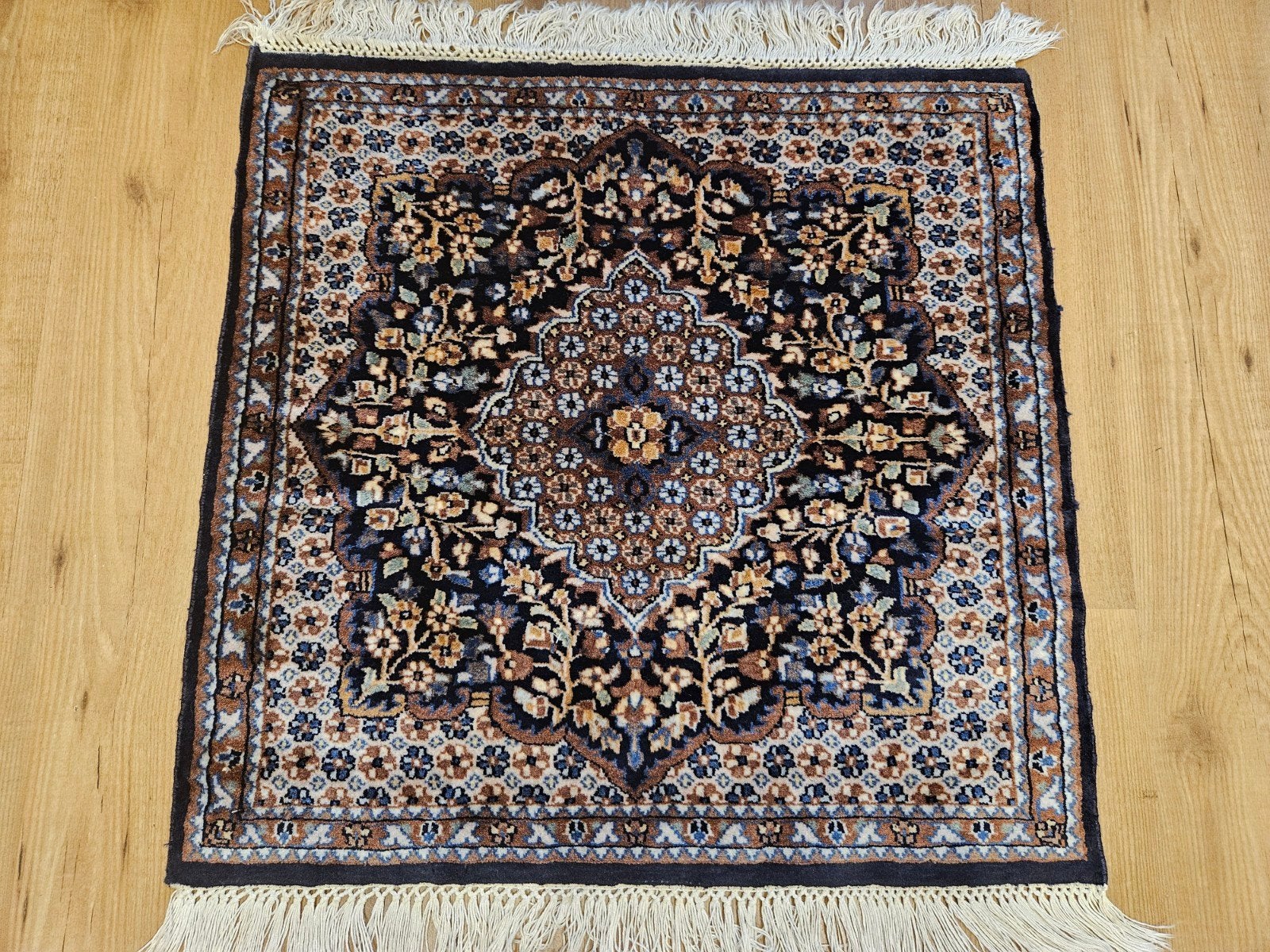 Vintage handgeknoopt oosters tapijt in goede staat, geknoopt, Info@SlatsAntiek.nl, Tweedehands, 50 tot 100 cm, Blauw