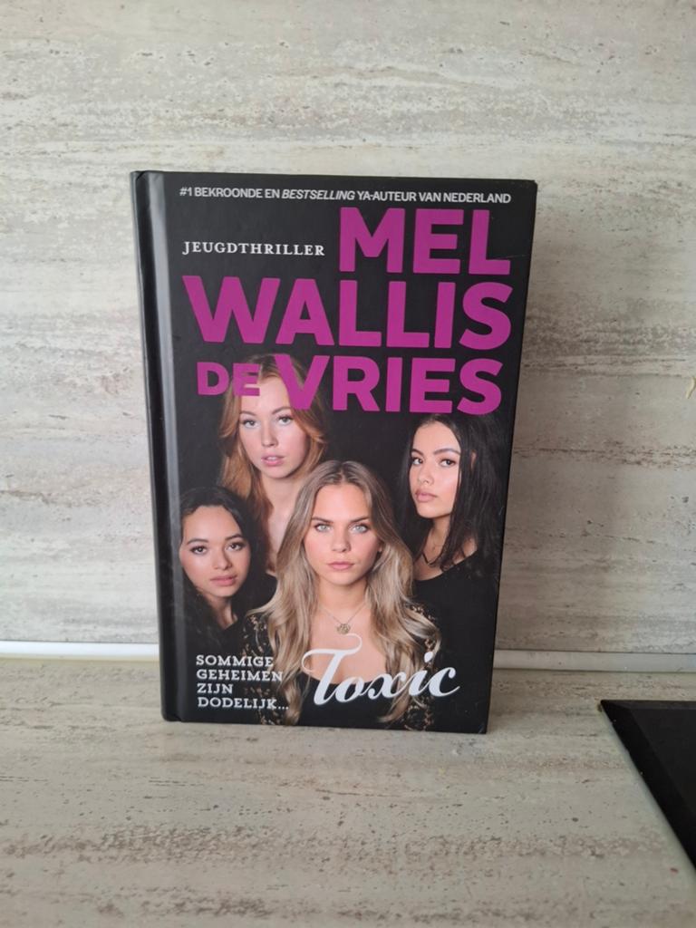 Mel wallis de vries toxic jeugdthriller, Ophalen of Verzenden